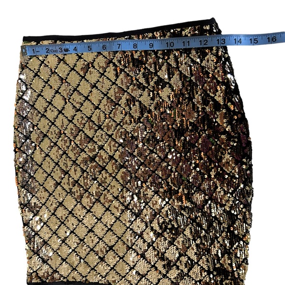 Gold and black sparkley high waist mini skirt with sequins skirt NWOT - Picture 2 of 4